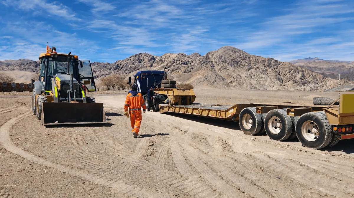 PFV Copiapó Solar — plataformas y caminos